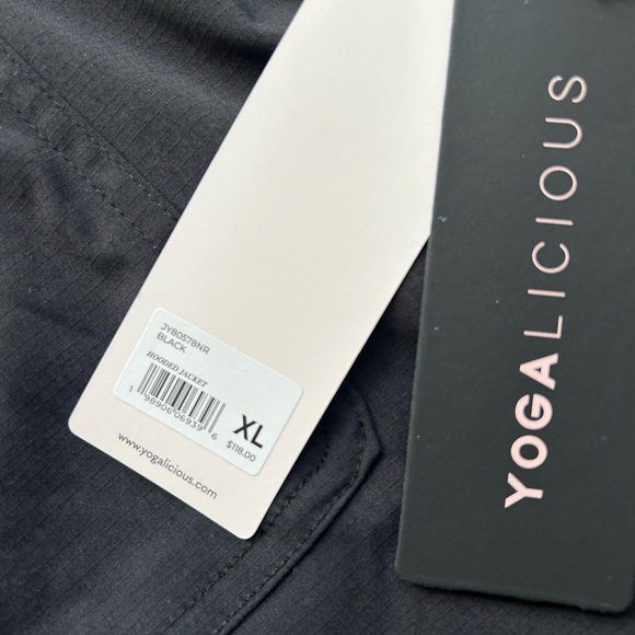 Yogalicious Black Hooded Jacket - Picture 4 of 6